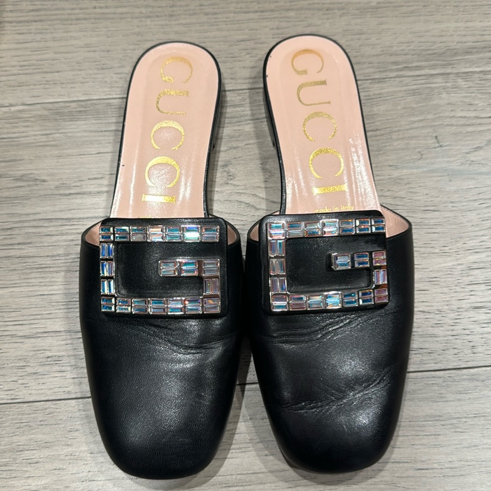 Gucci logo Loafers. Crystal GG